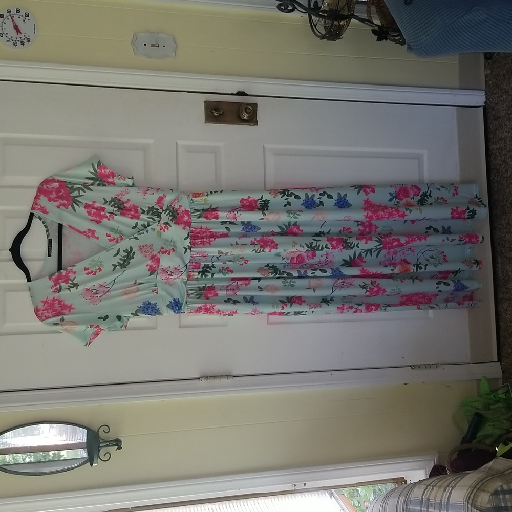 OUGES size XL Floral Maxi v-neck short sleeve side zipper w/pockets